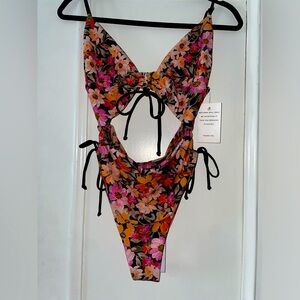 NWT For Love And Lemons Floral Monokoni Size M